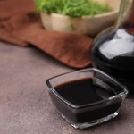 Lubczyk zaczyna rosnąć. Przestań kupować maggi i zrób własną przyprawę