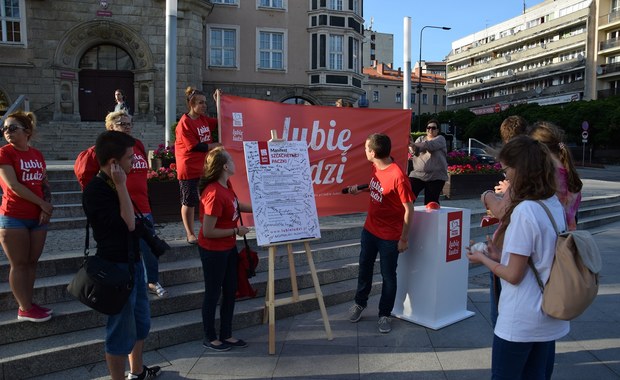 Lubią ludzi i pokażą to w całej Polsce!