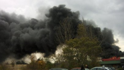 Lubin: Pożar hali z farbami i rozpuszczalnikami