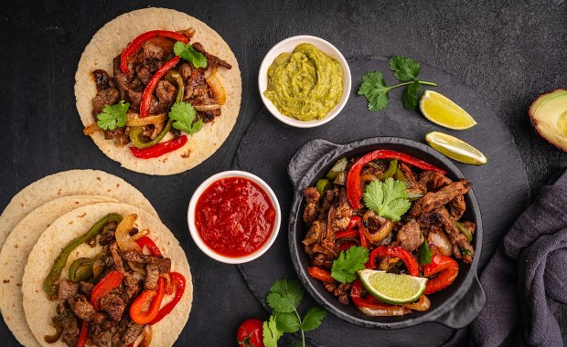 Lubisz pikantne potrawy? Wiemy, kiedy możesz sobie ostro zaszkodzić