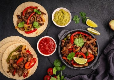 Lubisz pikantne potrawy? Wiemy, kiedy możesz sobie ostro zaszkodzić