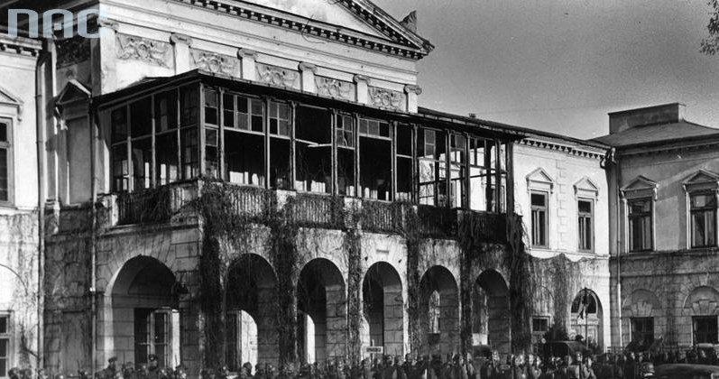 Lublin pod okupacją niemiecką, 1939. Oddział Wehrmachtu na placu Litewskim /Z archiwum Narodowego Archiwum Cyfrowego