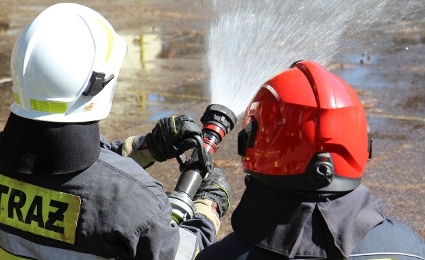 Lubliniec: Pożar w zakładzie, w którym przetwarzane są odpady