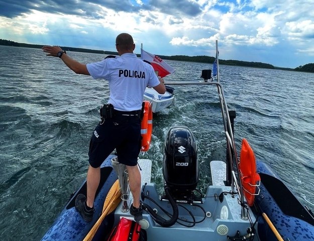 Lubuskie. Trzy osoby potrzebowały pilnej pomocy na jeziorze /Lubuska policja /Policja