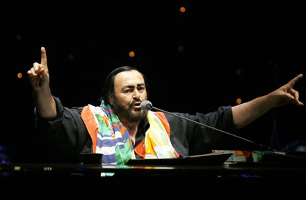 Luciano Pavarotti odszedł w czwartek nad ranem /arch. AFP