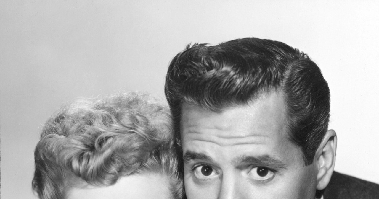 Lucille Ball i Desi Arnaz w sitcomie "I Love Lucy" /Album Online /East News