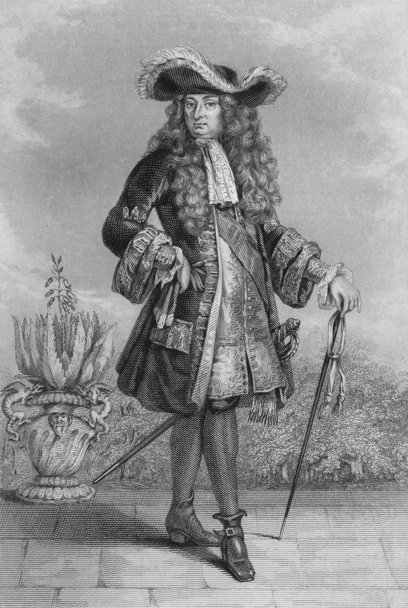 Ludwik XIV wprowadził modę na bardzo ozdobne spodnie, które i tak były ukryte pod surdutem /Getty Images/Flash Press Media