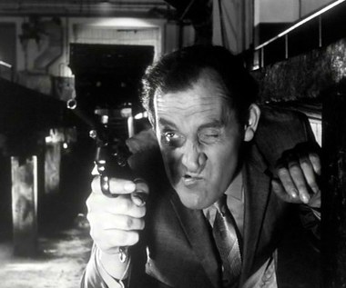 Ludwika Benoita mogliśmy też oglądać w telewizyjnych produkcjach. Aktor wystąpił w "Kapitanie Sowie na tropie" (na zdjęciu), "Niewiarygodnych przygodach Marka Piegusa: (sakso-wiolonczelista Anatol Surma), "Przygodach pana Michała" (Luśnia), "Klubie profesora Tutki" (kapitan) czy "Janosiku" (Gąsienica, przybrany ojciec Janosika).