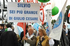 Ludzie Berlusconiego w obronie wolności i demokracji