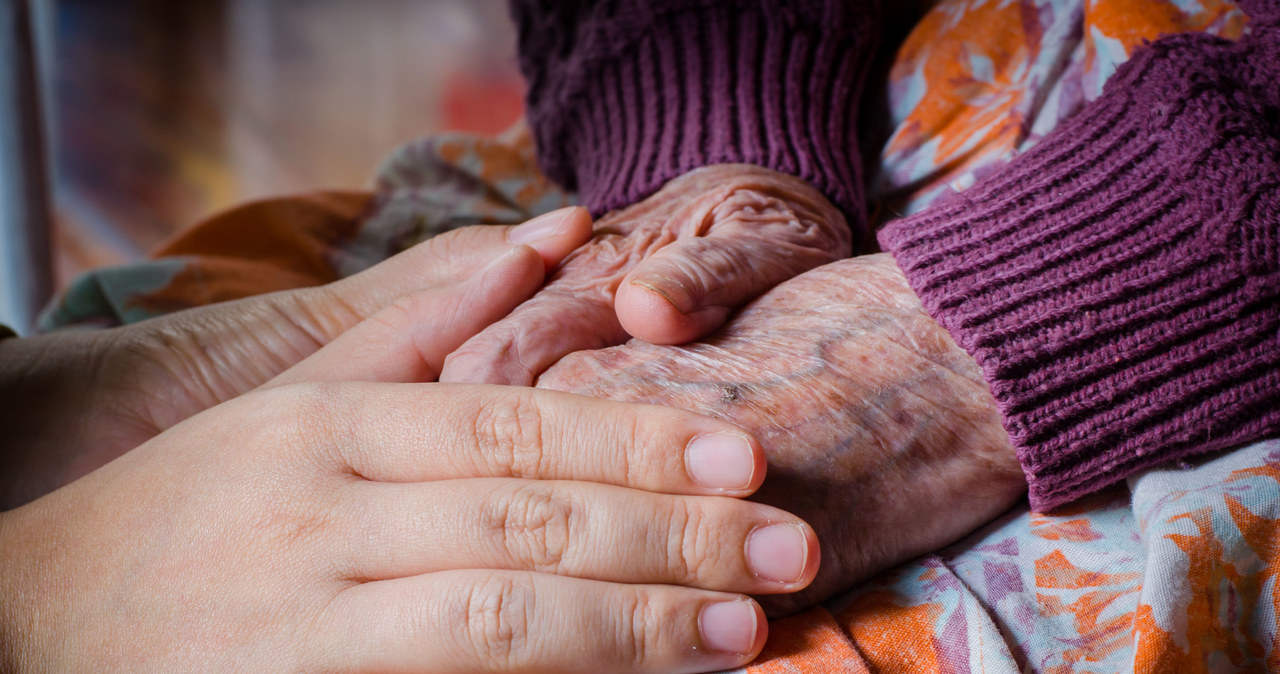 Ludzie boją się, że gdy trafią do hospicjum, to już z niego nie wyjdą /123RF/PICSEL