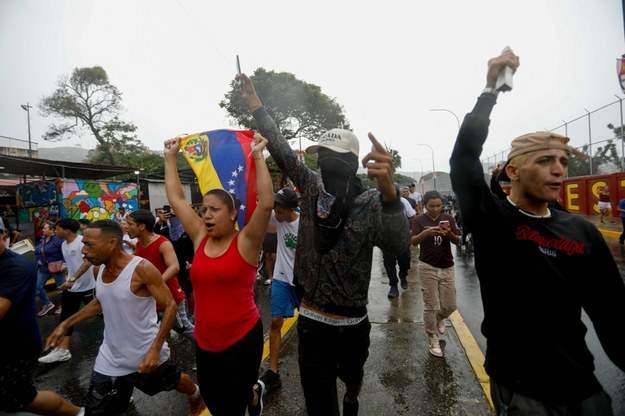 Ludzie gromadzą się, aby zaprotestować przeciwko reelekcji prezydenta Wenezueli Nicolasa Maduro na trzecią kadencję, dzień po wyborach prezydenckich w Wenezueli, Caracas, 29.07.2024 r. /AA/ABACA/Abaca/East News /East News