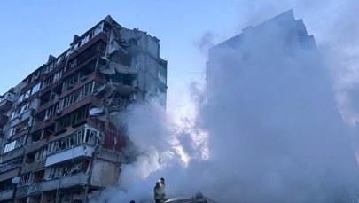 "Ludzie pod gruzami". Potężny atak Rosji na Kijów w czasie wizyty Trumpa w Chinach