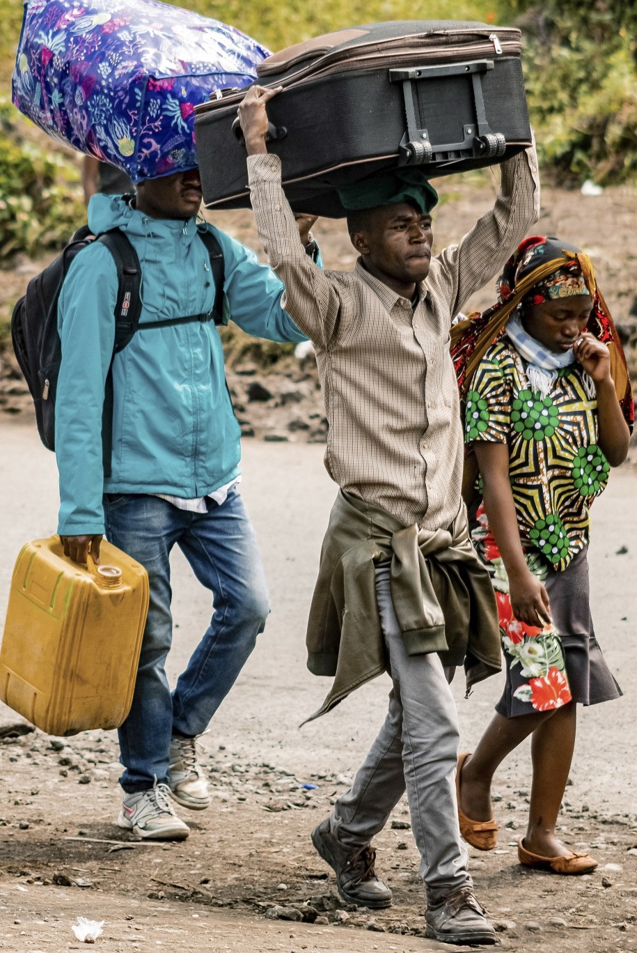 Ludzie uciekają często z całym swoim dorobkiem /Michel Lunanga /PAP/EPA
