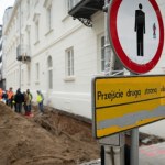 Ludzkie szczątki pod chodnikiem. Niezwykłe odkrycie podczas remontu ulicy w Warszawie