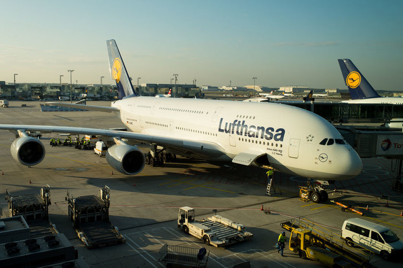 Lufthansa ma problemy - konieczne będą zwolnienia /123RF/PICSEL