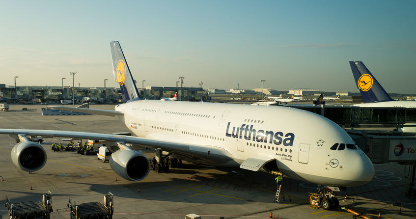 Lufthansa ma problemy - konieczne będą zwolnienia /123RF/PICSEL