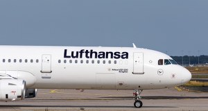 Lufthansa strajkuje. Setki odwołanych lotów, ważna informacja dla Polaków