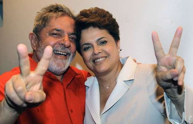 Luiz Inacio Lula da Silva (L), poprzedni prezydent Brazylii i Dilma Rousseff (P), głowa państwa /AFP