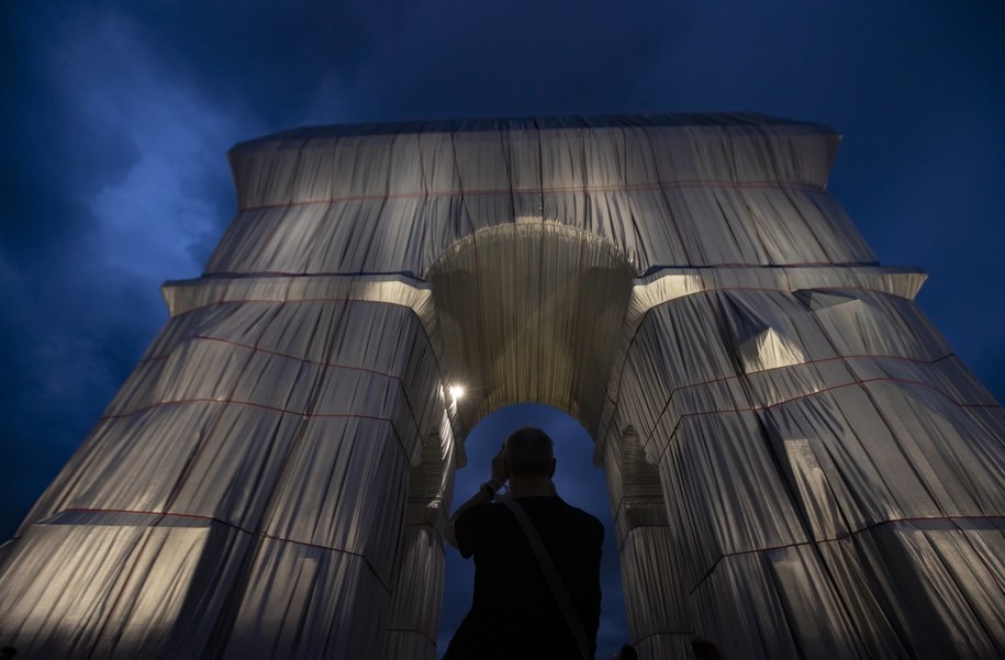 Łuk Triumfalny /IAN LANGSDON /PAP/EPA