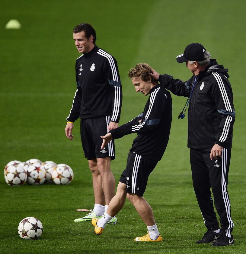 Luka Modrić (w środku) był ulubieńcem Carla Ancelottiego /AFP