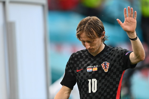 Luka Modric z reprezentacji Chorwacji podczas meczu z Hiszpanią /PAP/EPA
