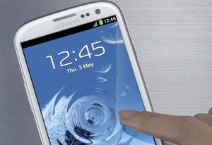 Luka w Samsungach Galaxy Note II i Galaxy S III pozwala obejść ekran zabezpieczający