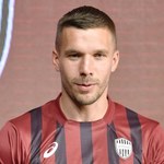 Lukas Podolski zadebiutował w nowym zespole. Piłkarz zdobył dwie bramki