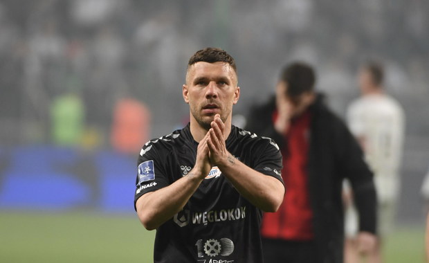 Lukas Podolski zostaje w Górniku. Podpisał nowy kontrakt
