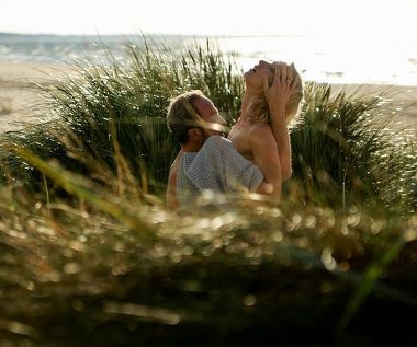 Łukasz Simlat i Joanna Orleańska w scenie z filmu "Zbliżenia", fot. Adam Golec