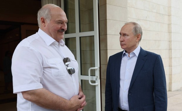 Łukaszenka: Białoruś zaczęła otrzymywać rosyjską broń jądrową