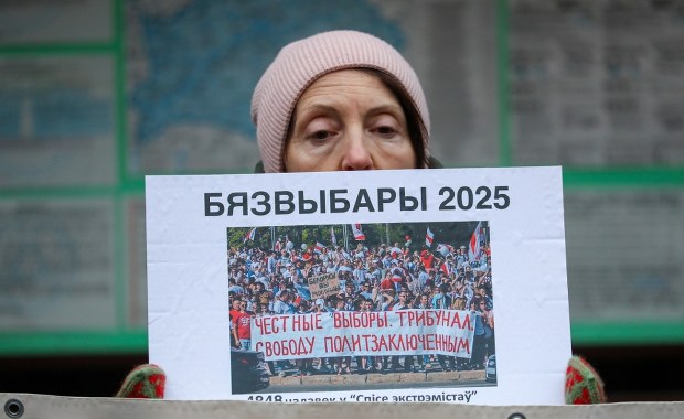 Łukaszenka idzie po siódmą kadencję. Opozycja: To "bez-wybory"