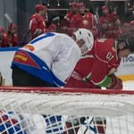 Łukaszenka uderzony kijem hokejowym w trakcie meczu [WIDEO]