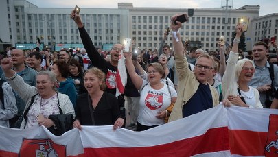 Łukaszenka zapowiada radykalne środki przeciwko "scenariuszowi kolorowych rewolucji"