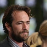 Luke Perry pochowany w ekologicznym garniturze