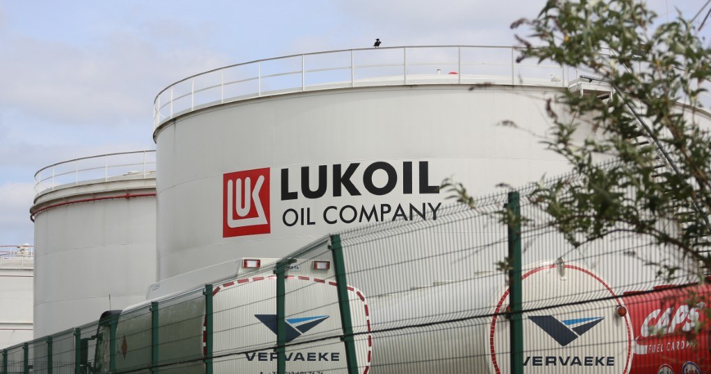 Łukoil może utracić prawo do zaopatrywania swojej bułgarskiej rafinerii w rosyjski surowiec /Valeria Mongelli / Hans Lucas /AFP