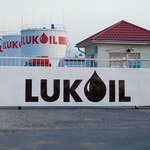 Łukoil przejmuje ponad 400 stacji Shella w Rosji