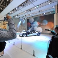 Luksusowe i futurystyczne samochody na pokazie w Tokio