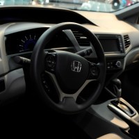 Luksusowe i futurystyczne samochody na pokazie w Tokio