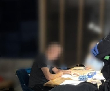 Luksusowe auta, gotówka i zegarki. Przestępcy wyłudzili ponad 11 mln złotych 