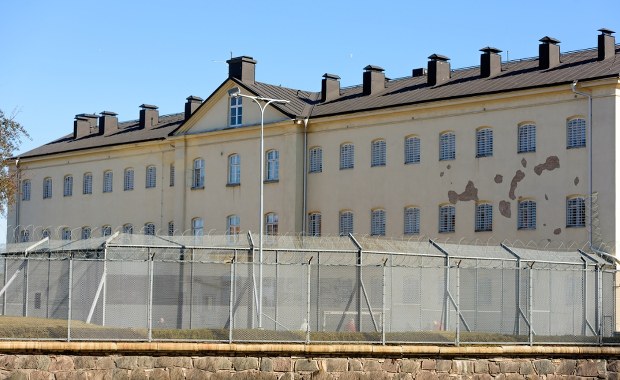 Luksusowe więzienia w Szwecji przepełnione. Rząd podjął decyzję 