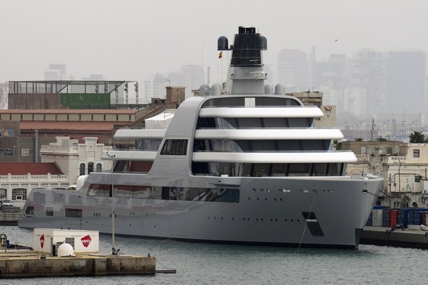 Luksusowy jacht Romana Abramowicza o nazwie "Solaris" (zdjęcie z 02.03.2022) /ENRIC FONTCUBERTA /PAP/EPA