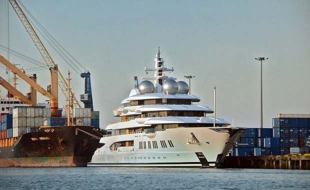 Luksusowy jacht rosyjskiego oligarchy w porcie na Fidżi?