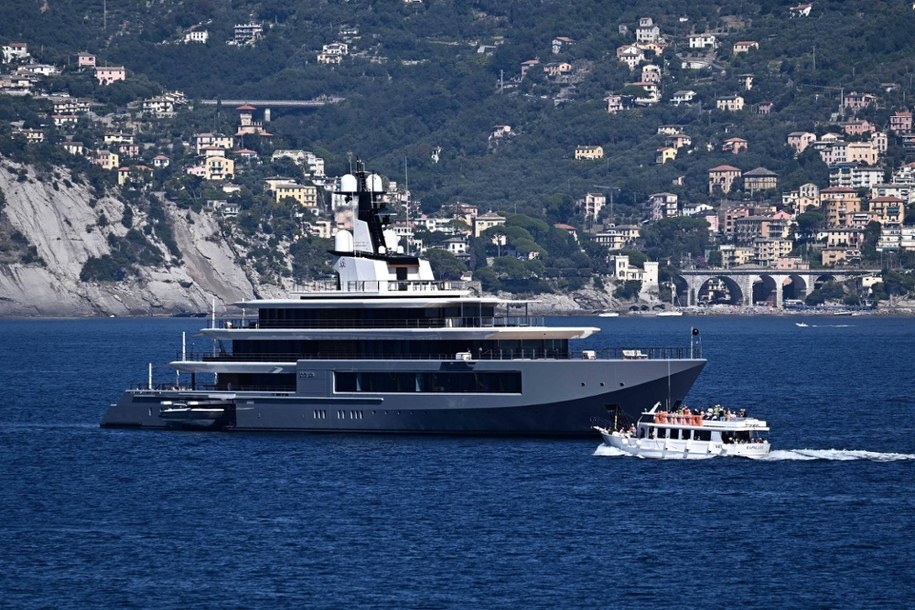 Luksusowy jacht Seven Seas na liguryjskich wodach /ANSA/ LUCA ZENNARO /PAP