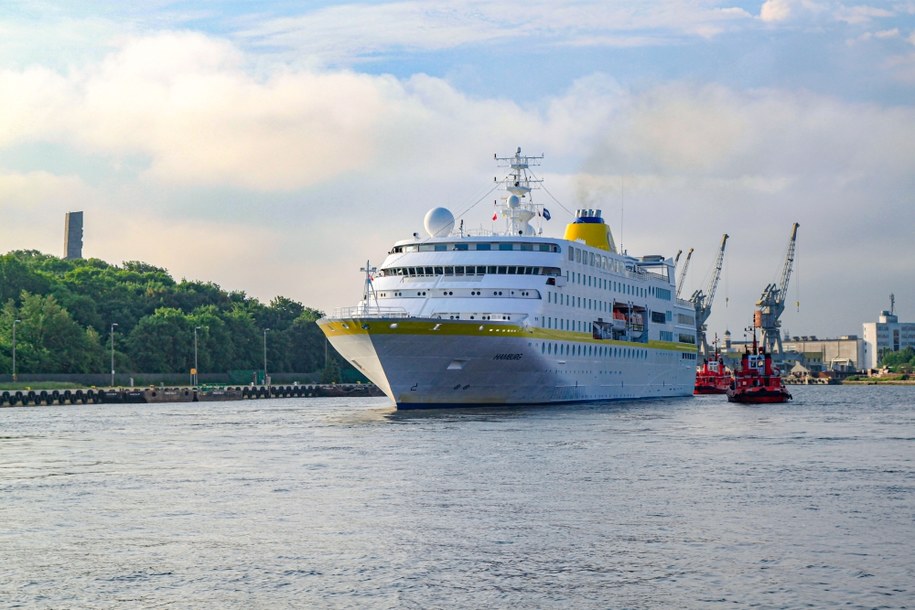 Luksusowy statek pasażerski „Hamburg” /Port Gdańsk /