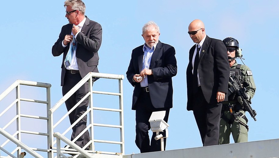 Lula przebywa w więzieniu od roku /PAP/EPA