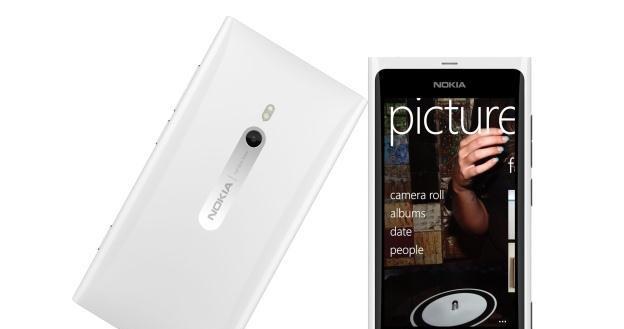 Lumia 800 ma już nowe oprogramowanie /materiały prasowe