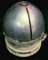 Łuna 9, pierwszy obiekt ziemski, który wylądował miękko na Księżycu /Encyklopedia Internautica