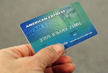 Łupem złodziei padło 130 milionów numerów kart kredytowych i płatniczych /AFP