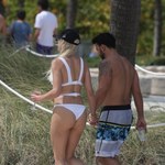 Lusi Fonsi relaksuje się z żoną na plaży!