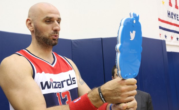 "Lustereczko powiedz przecie...", czyli nowa zabawka Washington Wizards